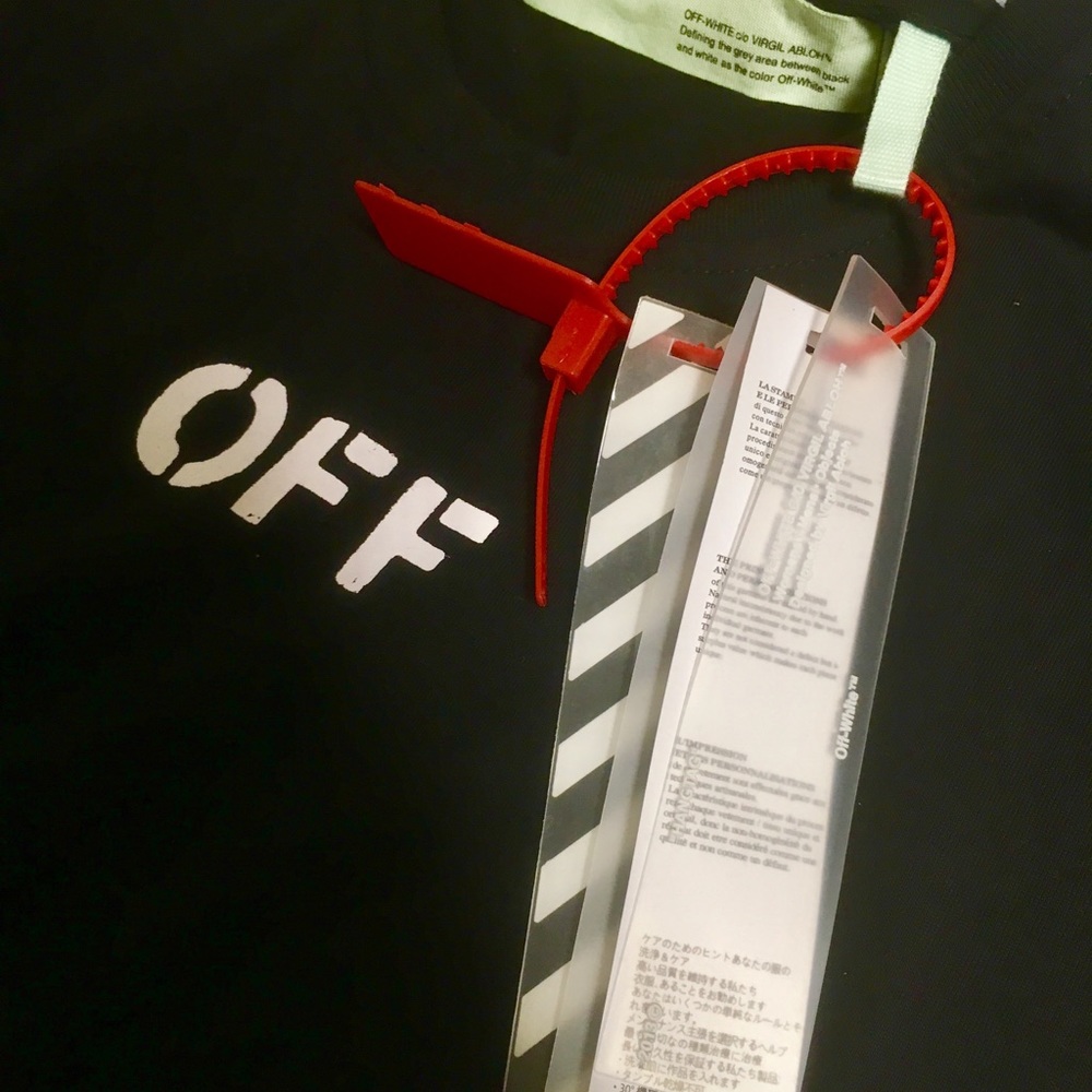 Off-White Black T-Shirt: Accepting Offers